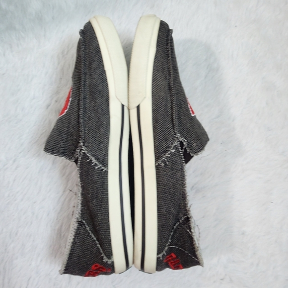 Wisconsin Badgers CRUZERZ Canvas Slip Ons - Picture 8 of 12